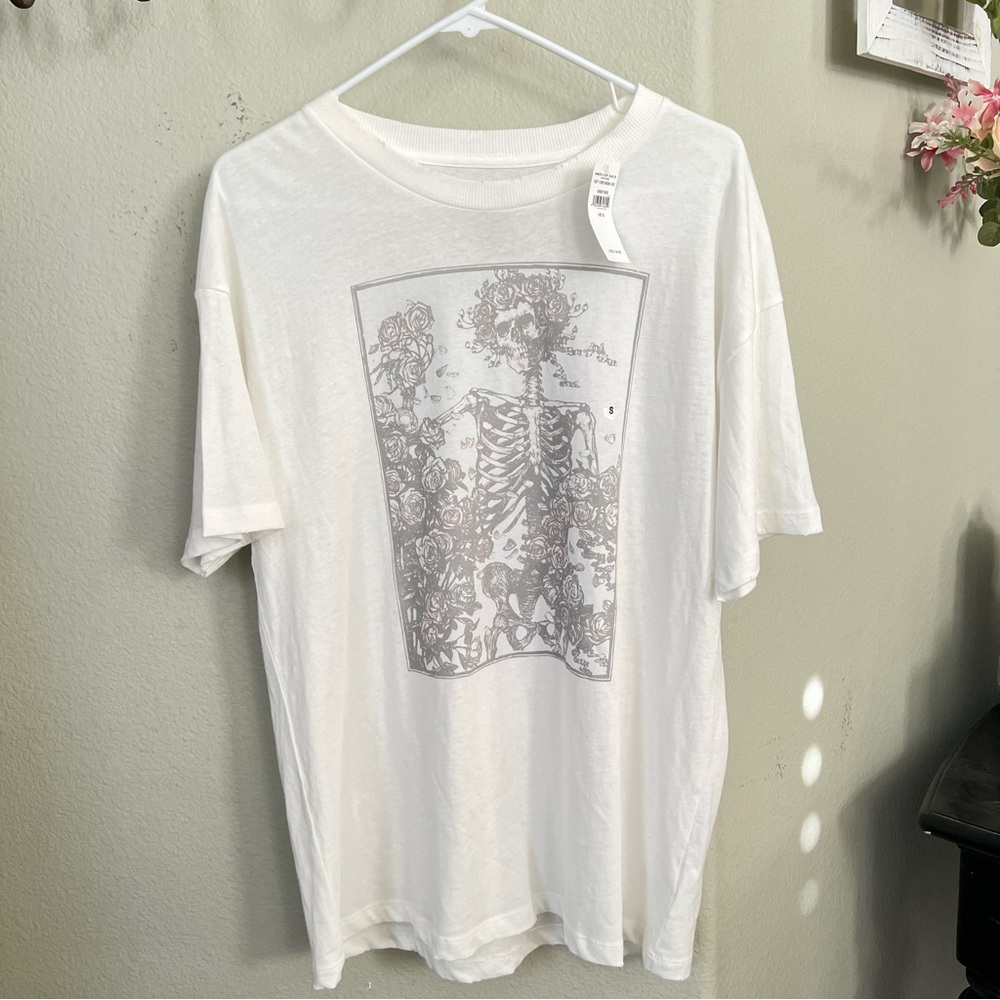 American Eagle Outfitters White Skeleton Graphic Tee